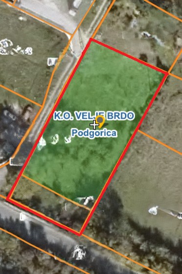 Prodaje se plac sa direktnim izlazom na put, sa dozvolom za gradnju  na atraktivnoj lokaciji, u blizini  Salasa, Velje Brdo, Podgorica